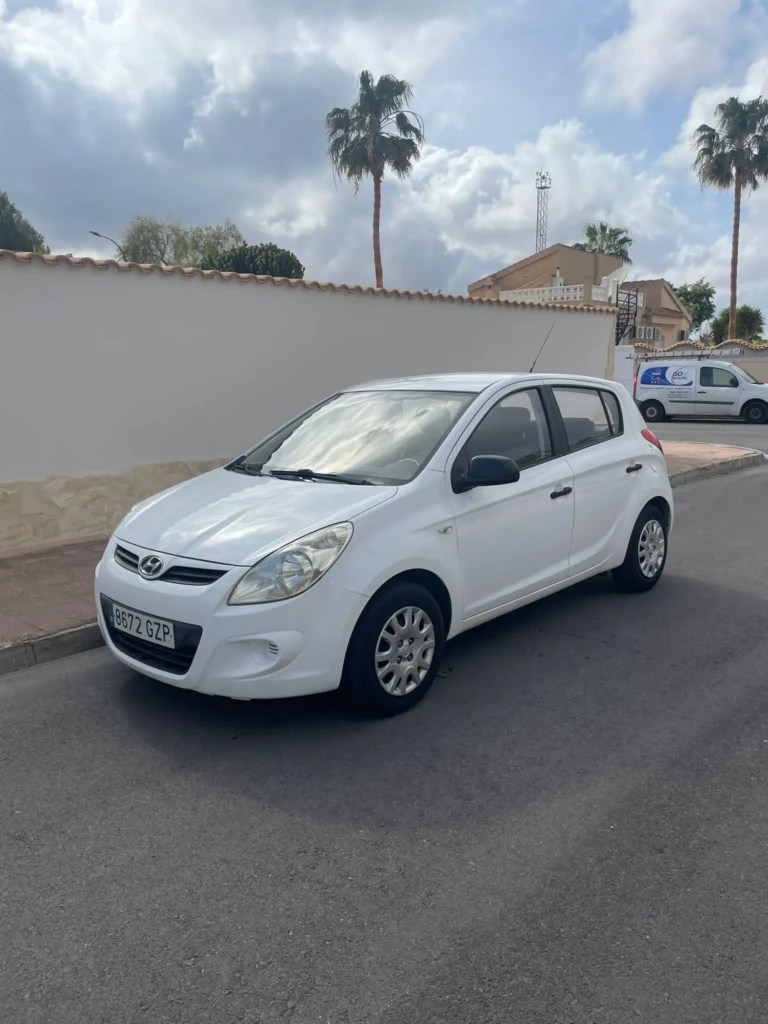 HYUNDAI I10 DIRECT CAR RENTAL 1