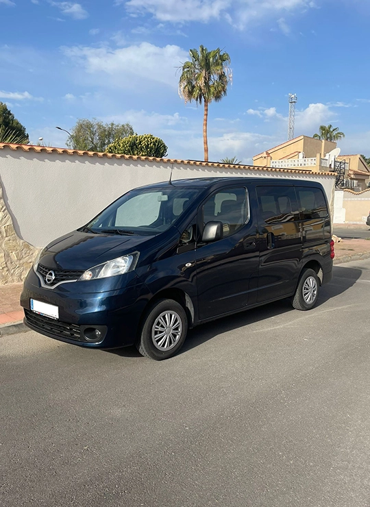 7-seater-car-hire-direct-car-rental-nissan-nv200